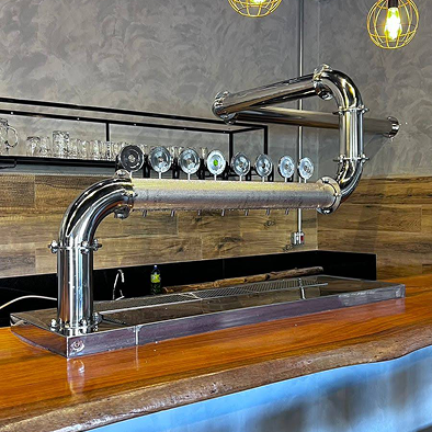 Projeto 03 — Adega sob escada com nichos em madeira