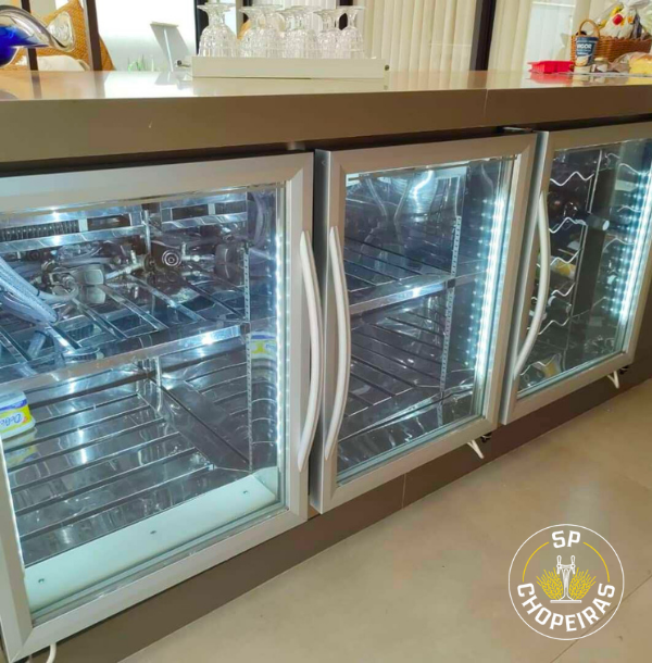 Balcão com cuba e torneira