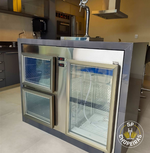 Balcão com cuba e torneira